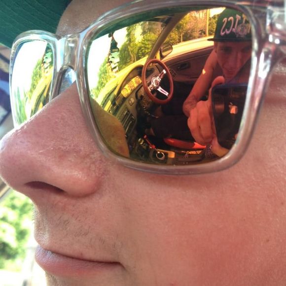 Meet your Posher, Damien - Picture 1 of 1